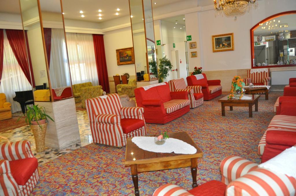 Hotel Cristallo Кианчано Терме Екстериор снимка